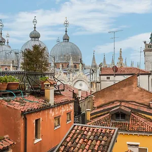 https://san-marco-274.hotelinveneto.com