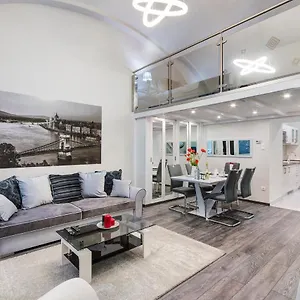  Apartment Sweet Dreams In The Heart Of The City